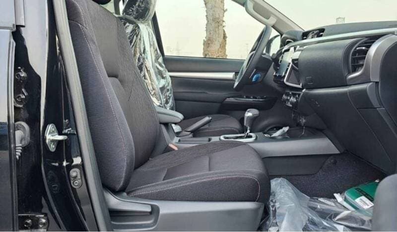 2026 Toyota Hilux GLX thumbnail 8
