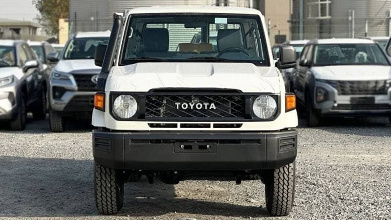 2025 Toyota Land Cruiser 70 LC76 LX thumbnail 4