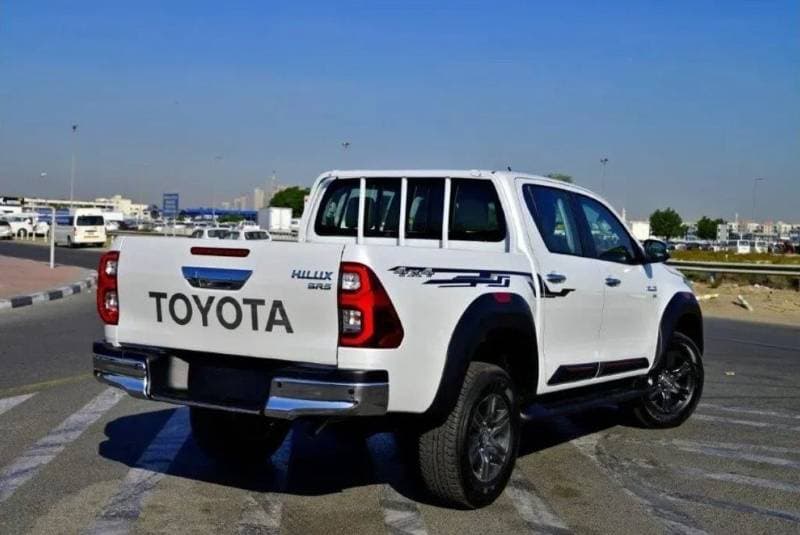 2025 Toyota Hilux TRD 4.0L PETROL thumbnail 5