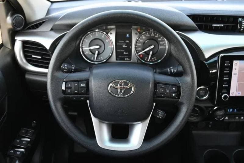 2025 Toyota Hilux TRD 4.0L PETROL thumbnail 8