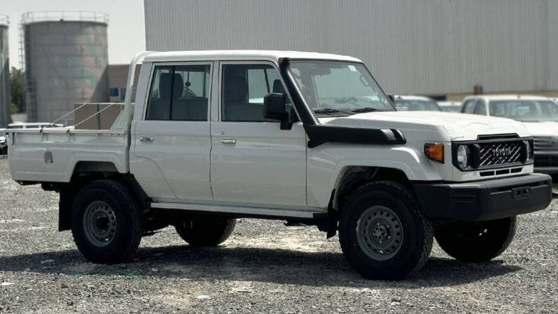 2025 Toyota Land Cruiser Pick Up thumbnail 2
