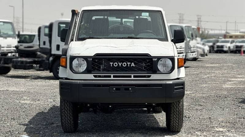 2025 Toyota Land Cruiser Pick Up thumbnail 3