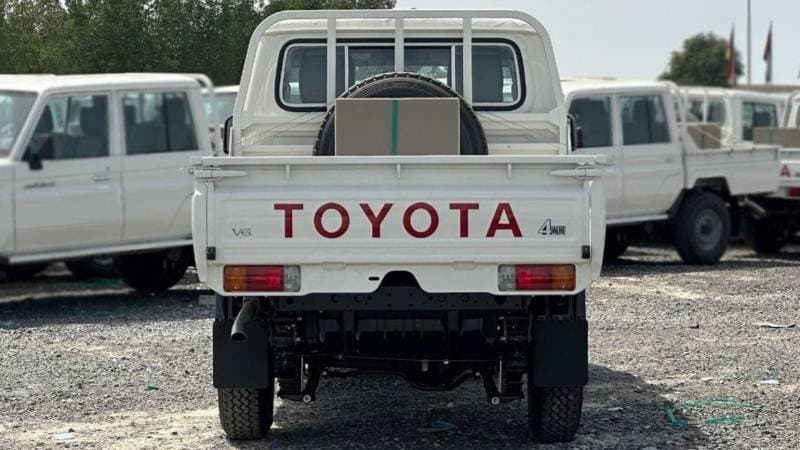 2025 Toyota Land Cruiser Pick Up thumbnail 6