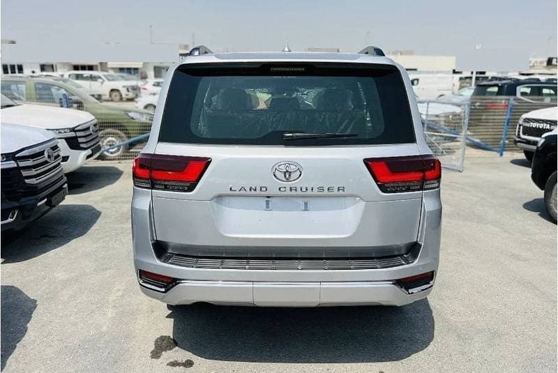 2025 Toyota Land Cruiser VXR thumbnail 2