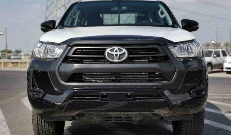 2025 Toyota Hilux GL thumbnail 3