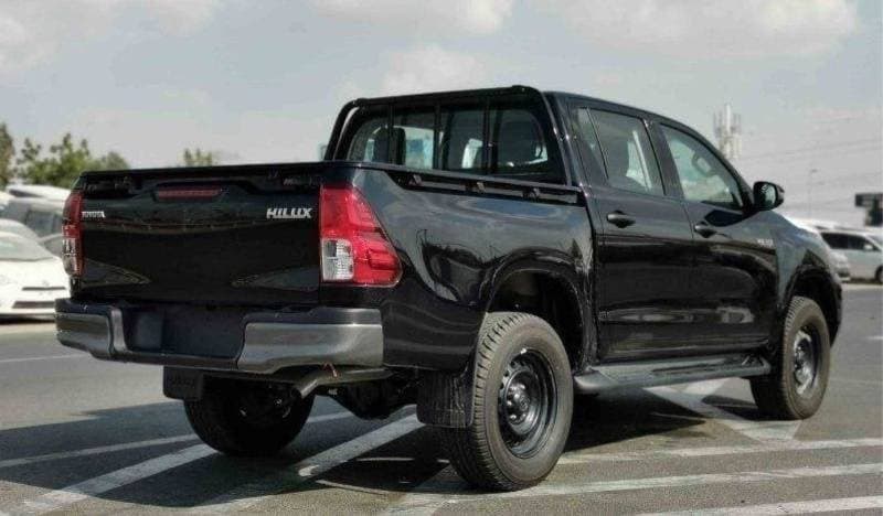 2025 Toyota Hilux GL thumbnail 4