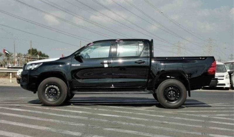 2025 Toyota Hilux GL thumbnail 6