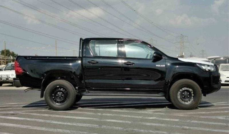 2025 Toyota Hilux GL thumbnail 8