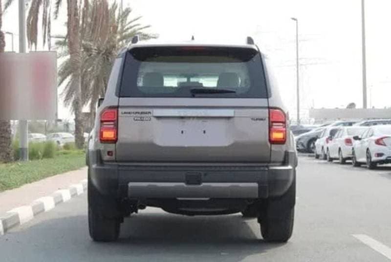 2025 Toyota Prado GXR thumbnail 3