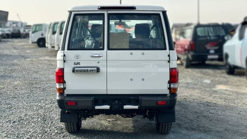 2025 Toyota Land Cruiser 70 LC76 LX thumbnail 6