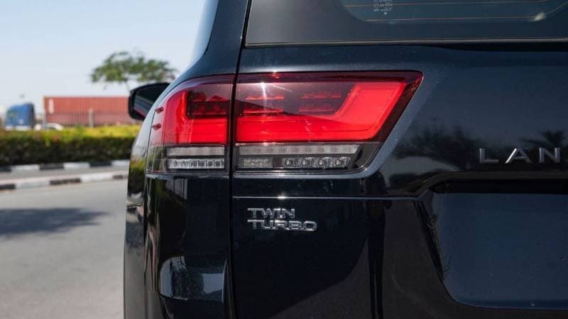 2023 Toyota Land Cruiser GR SPORT thumbnail 7