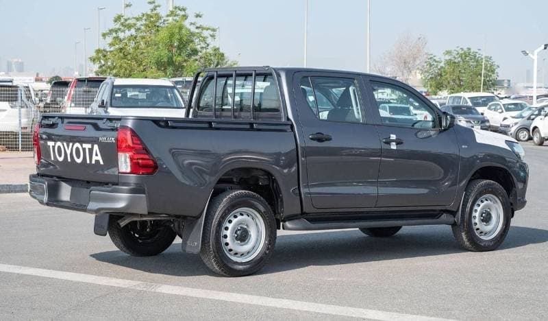 2025 Toyota Hilux GL thumbnail 8