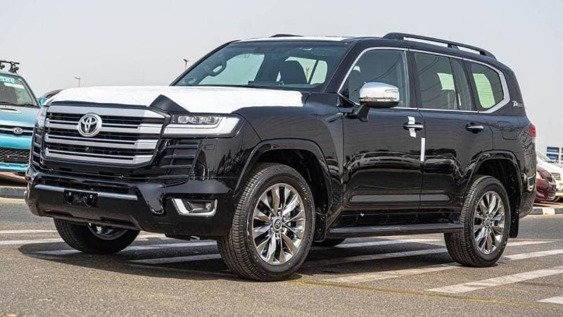 2025 Toyota Land Cruiser VXR thumbnail 3