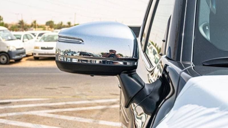 2025 Toyota Land Cruiser VXR thumbnail 7