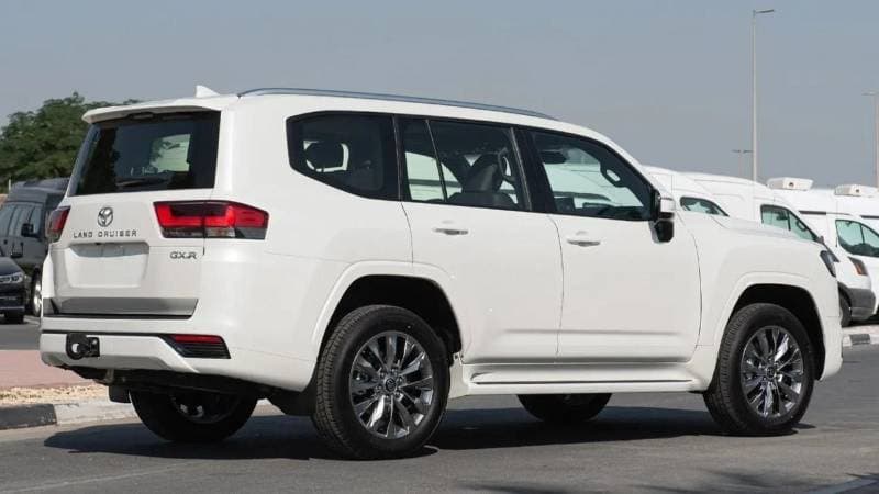 2025 Toyota Land Cruiser GXR thumbnail 5