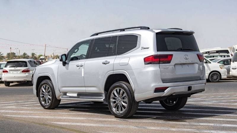 2024 Toyota Land Cruiser VX thumbnail 4