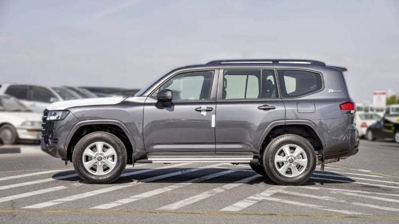 2025 Toyota Land Cruiser GXR thumbnail 4