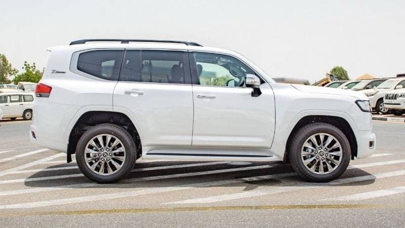 2024 Toyota Land Cruiser VXR thumbnail 4