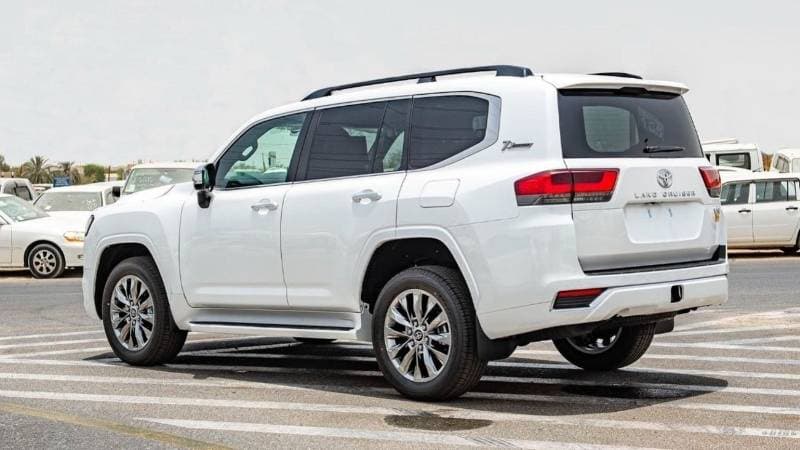 2024 Toyota Land Cruiser VXR thumbnail 6