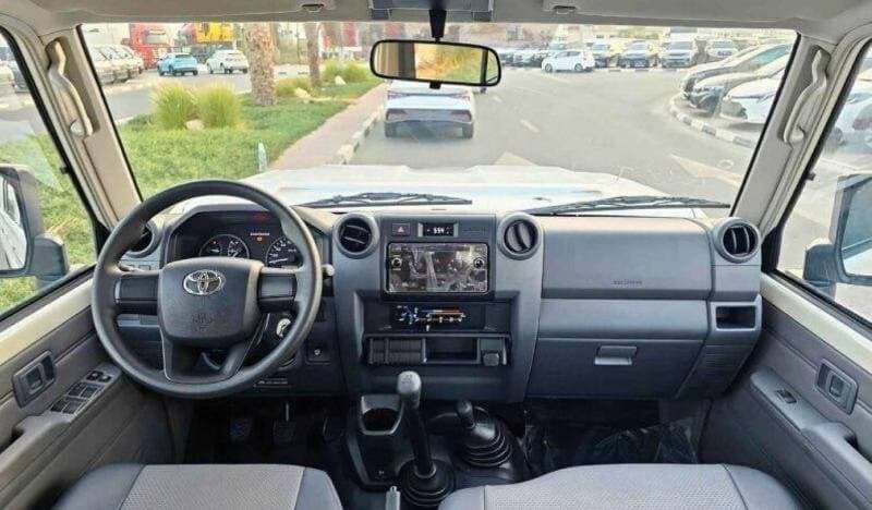 2025 Toyota Land Cruiser 70 LC76 DX thumbnail 7