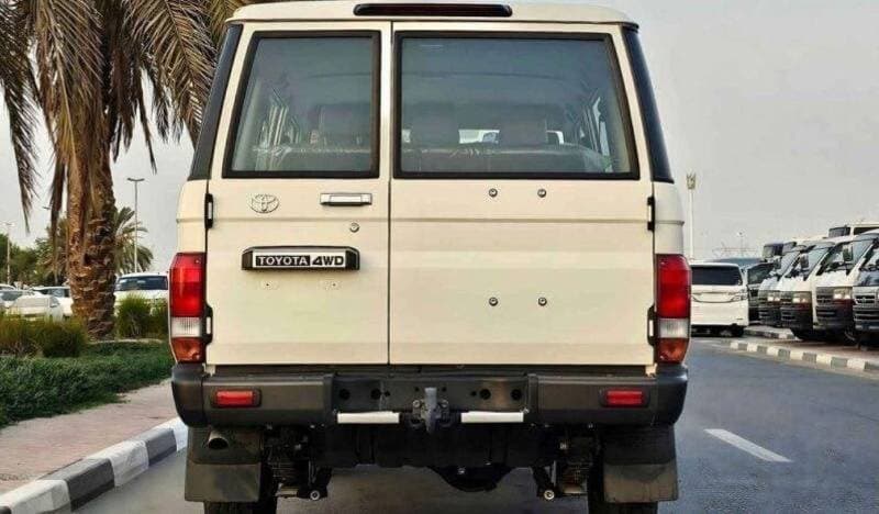 2025 Toyota Land Cruiser 70 LC76 DX thumbnail 6