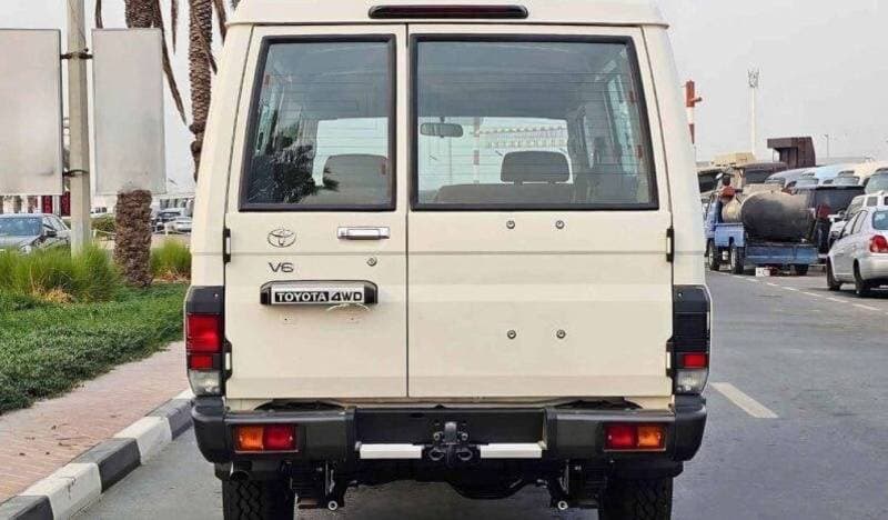 2024 Toyota Land Cruiser 70 LC 78 HARDTOP 2.8L AT thumbnail 4