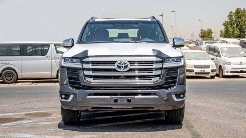 2025 Toyota Land Cruiser VXR thumbnail 3