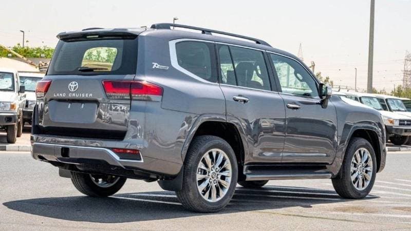 2025 Toyota Land Cruiser VXR thumbnail 5