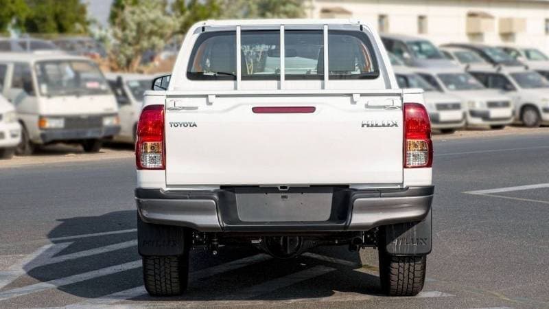 2025 Toyota Hilux SGLX thumbnail 7