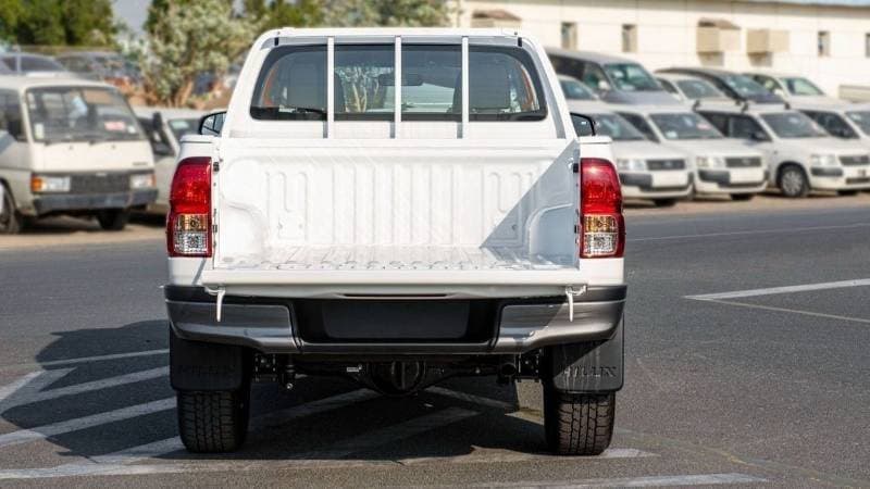 2025 Toyota Hilux SGLX thumbnail 8