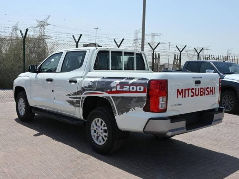 2025 Mitsubishi L200 GL thumbnail 4