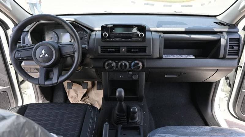 2025 Mitsubishi L200 GLS thumbnail 7