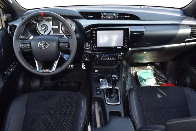 2024 Toyota Hilux GR SPORT thumbnail 5