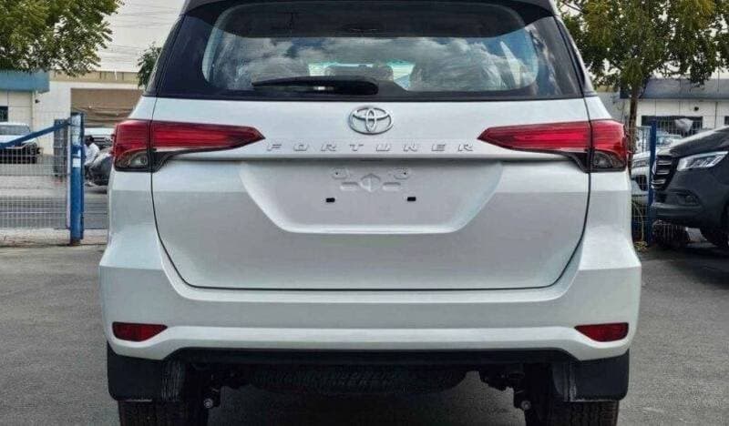 2025 Toyota Fortuner EXR thumbnail 4