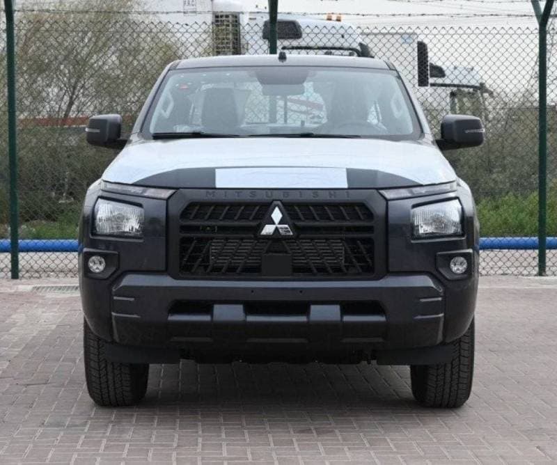 2024 Mitsubishi L200 GLX thumbnail 2