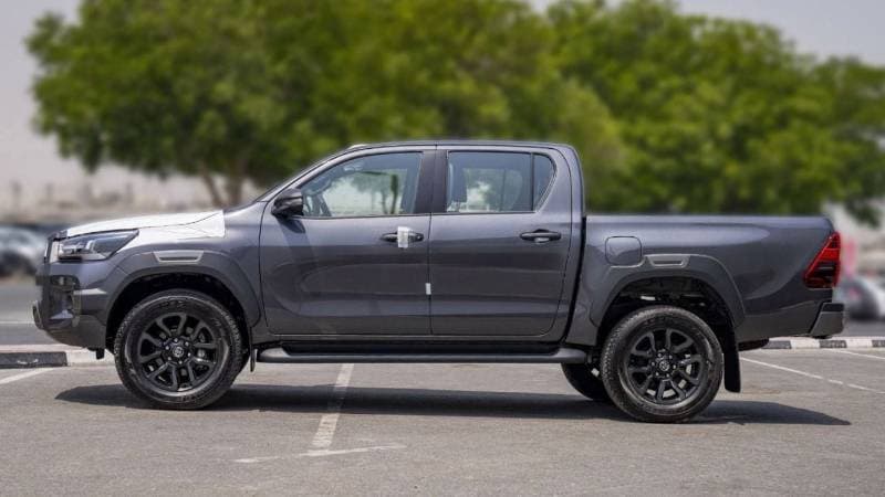 2024 Toyota Hilux ADVENTURE thumbnail 8