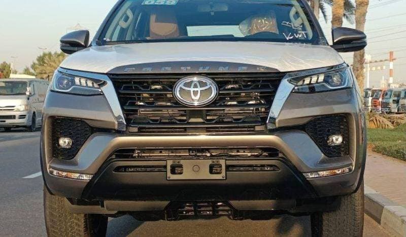 2025 Toyota Fortuner EXR thumbnail 5