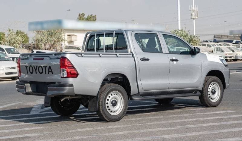 2025 Toyota Hilux GL thumbnail 4