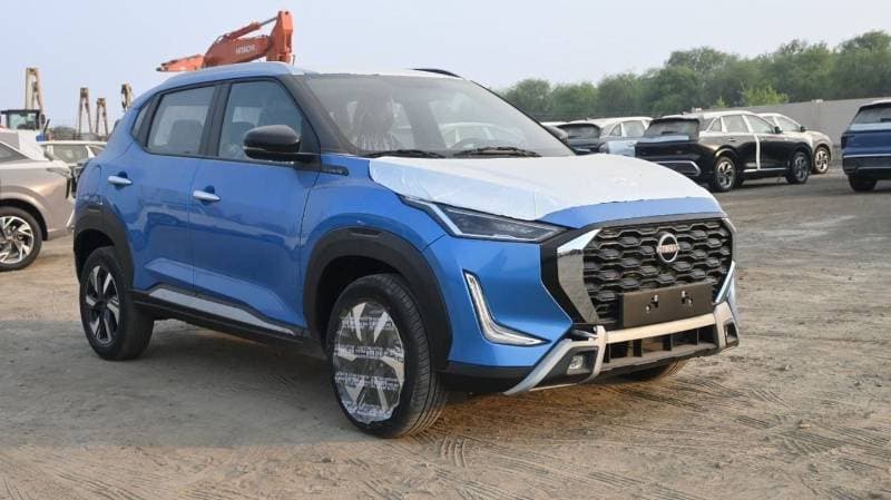 2025 Nissan Magnite SV thumbnail 2
