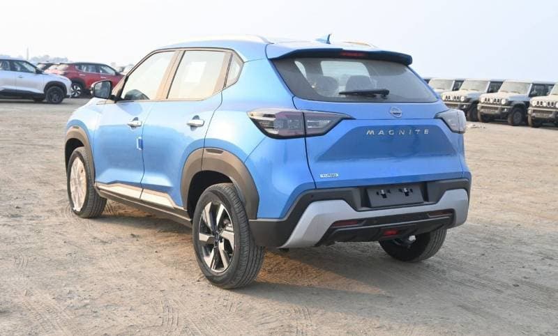 2025 Nissan Magnite SV thumbnail 8