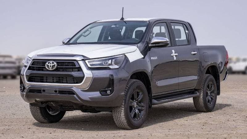 2024 Toyota Hilux SGLX thumbnail 2