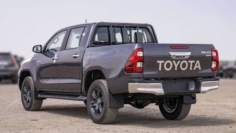 2024 Toyota Hilux SGLX thumbnail 6