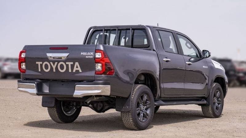 2024 Toyota Hilux SGLX thumbnail 8