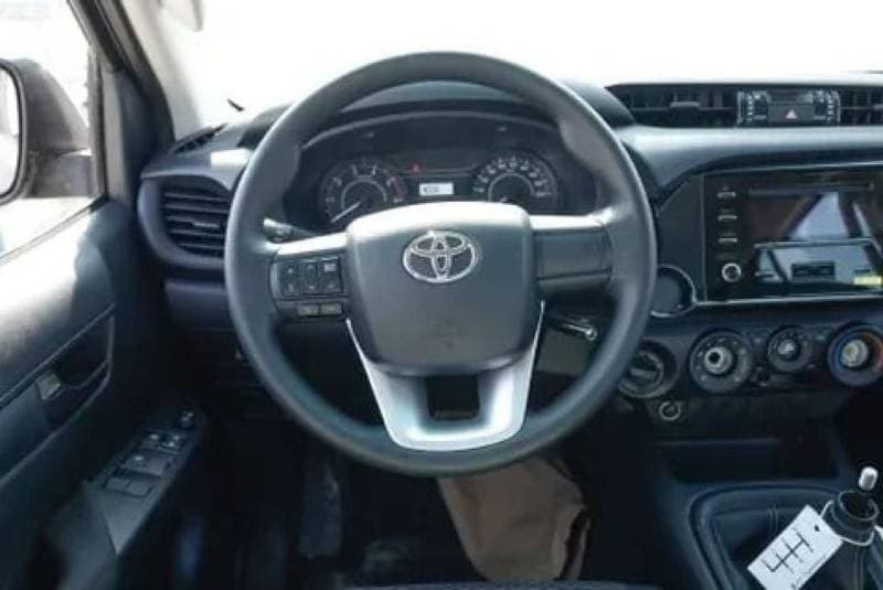2025 Toyota Hilux GL thumbnail 7