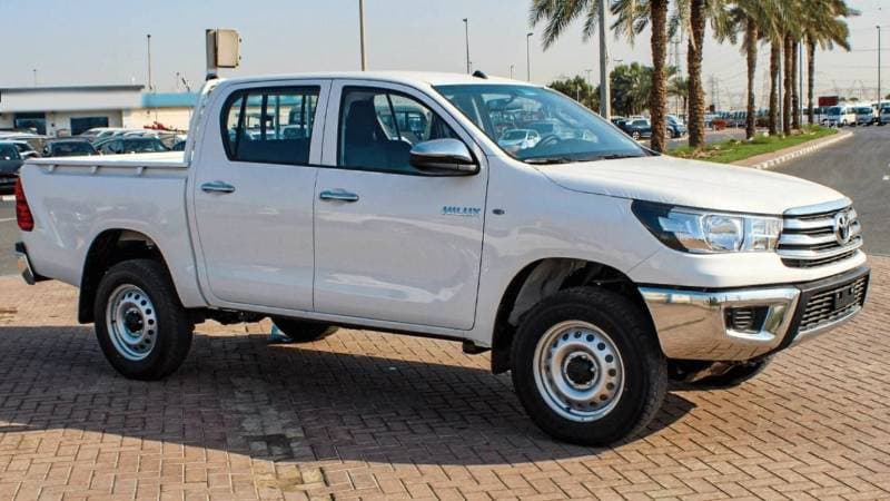 2024 Toyota Hilux DLX thumbnail 2