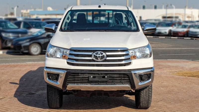 2024 Toyota Hilux DLX thumbnail 3