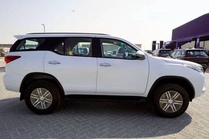 2025 Toyota Fortuner GXR thumbnail 3