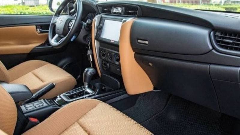 2025 Toyota Fortuner EXR thumbnail 5