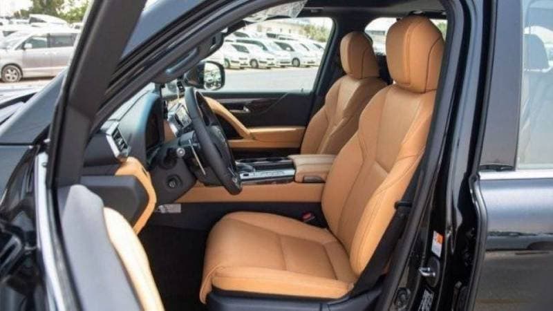 2025 Lexus LX600 SIGNATURE thumbnail 4