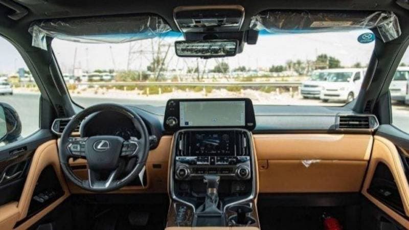 2025 Lexus LX600 SIGNATURE thumbnail 5